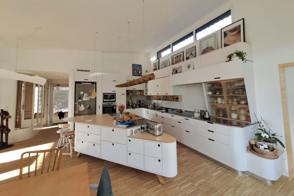 maison-ossature-bois-moderne-cuisine-maison-passiva_02