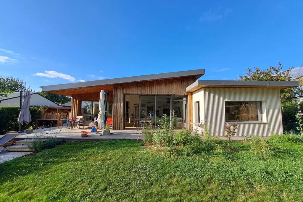 maison-ossature-bois-moderne-exterieur-maison-passiva_02