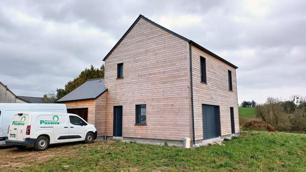facade-avant-construction-maison-passiva-ossature-bois_2025_01
