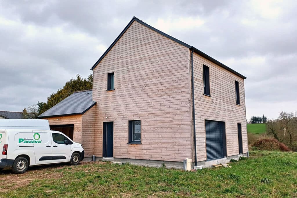 facade-avant-construction-maison-passiva-ossature-bois_2025_02